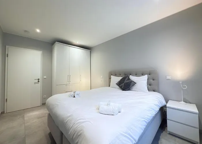 Spacious 3 Bedrooms W Parking In Limpertsberg Apartamento *