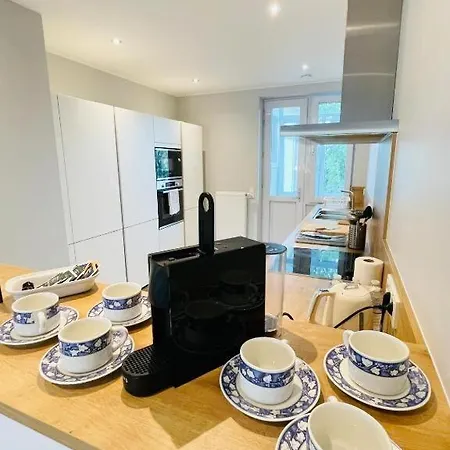 Spacious 3 Bedrooms W Parking In Limpertsberg 룩셈부르크