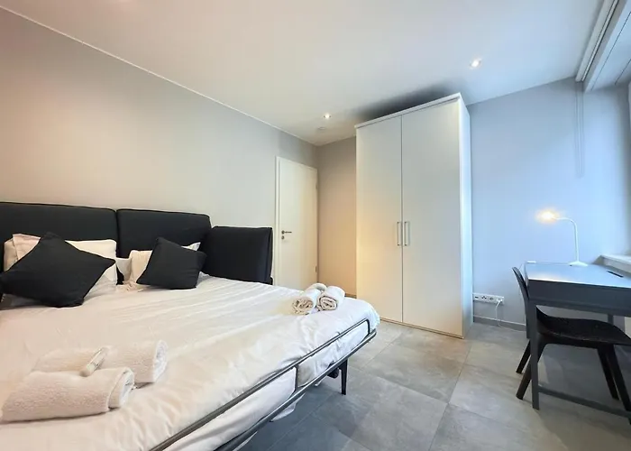 Spacious 3 Bedrooms W Parking In Limpertsberg Appartement *